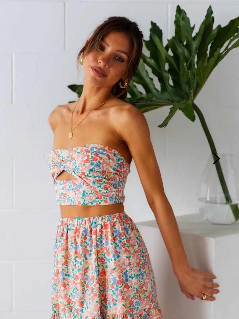 Hello Molly SO PARTICULAR CROP FLORAL (Out of Stock online) Size Medium